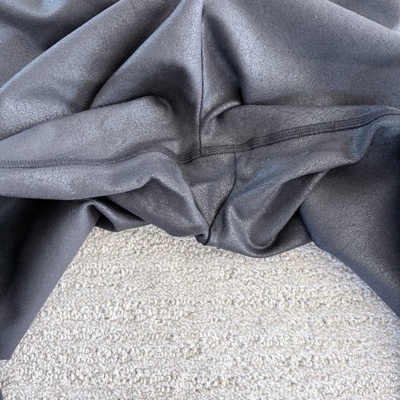 Alo Yoga Airbrush Leggings Womens M Faux Leather High-Waist Athletic Black - Picture 8 of 9